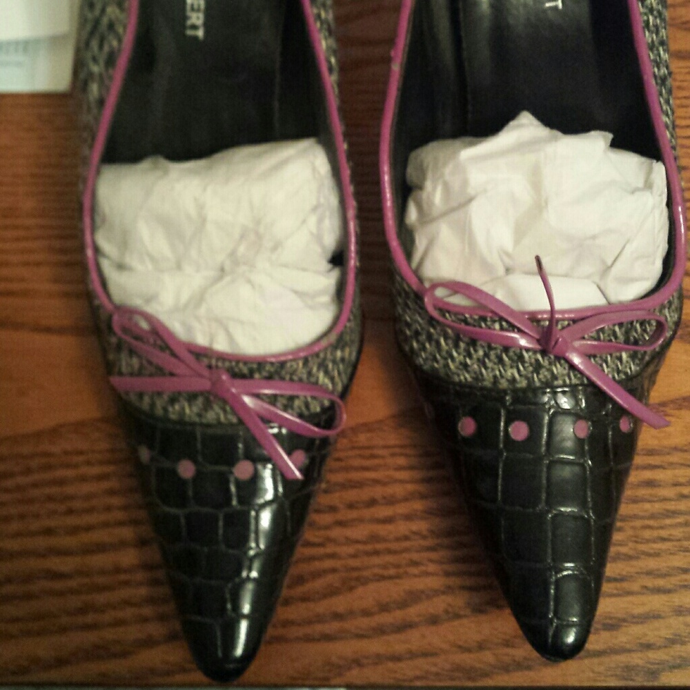 Charles Albert heels